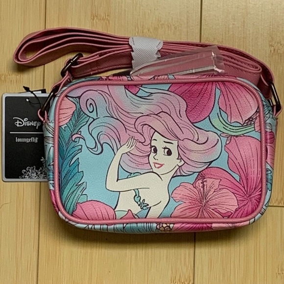LOUNGEFLY DISNEY THE LITTLE MERMAID Camera CROSSBODY BAG! Ariel Cute Pink Tassel - Picture 4 of 7